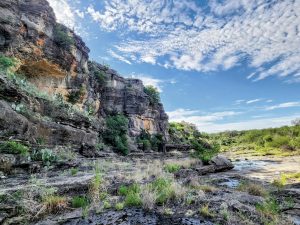 Cliffs at Alligator Creek